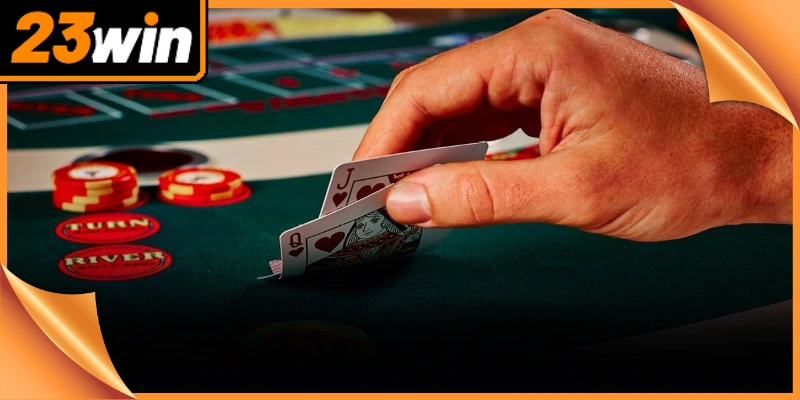 Chiến thuật Poker trực tuyến hỗ trợ người chơi tối ưu hóa tỷ lệ chiến thắng.